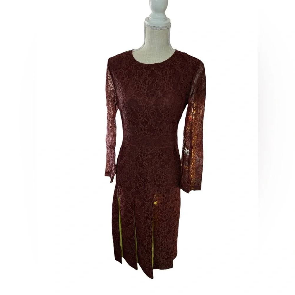Tuckernuck ballet lace cristiana dress lace red and green midi SMALL GUC‎